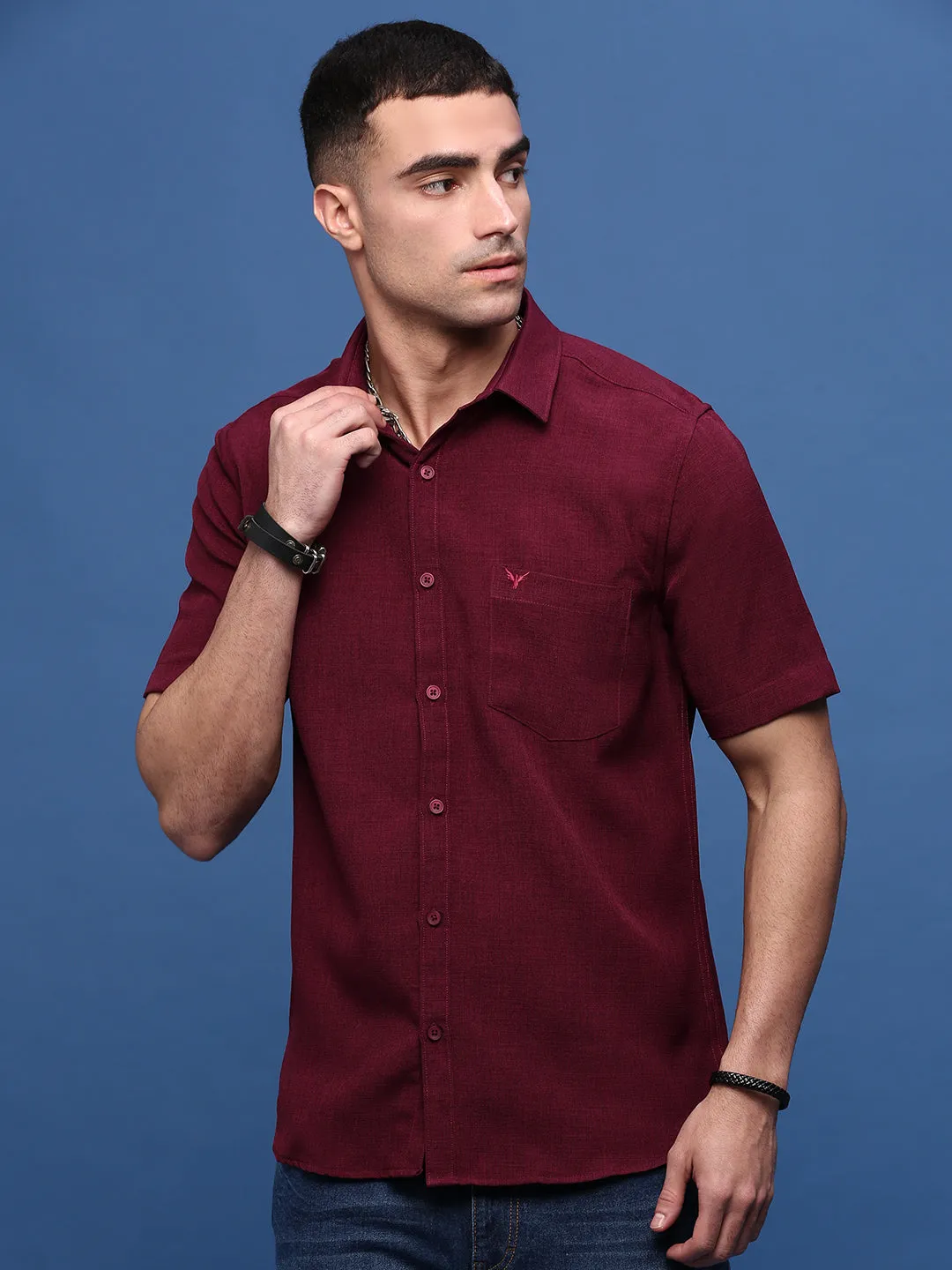 Men Burgundy Solid Slim Fit Shirt