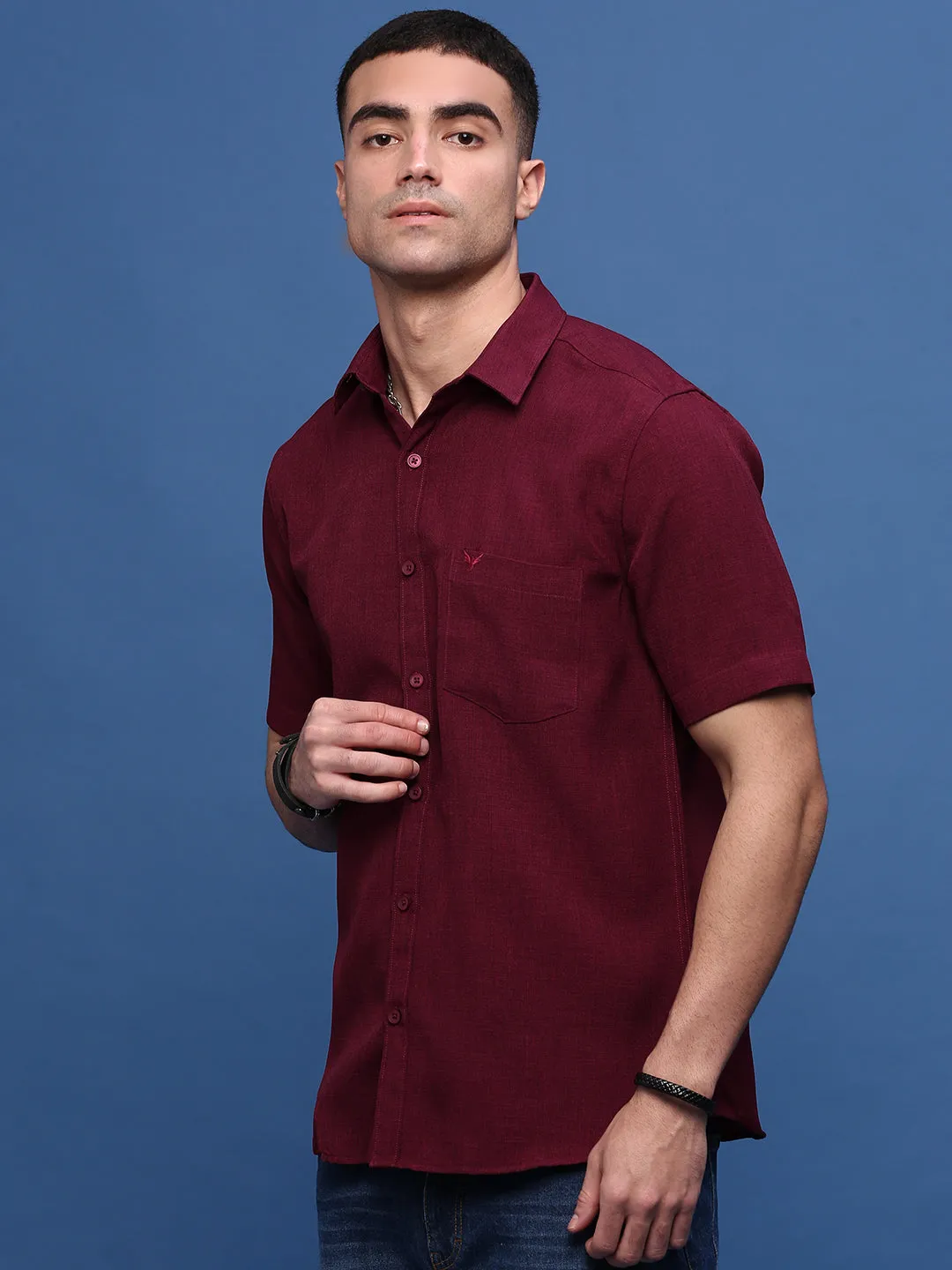 Men Burgundy Solid Slim Fit Shirt