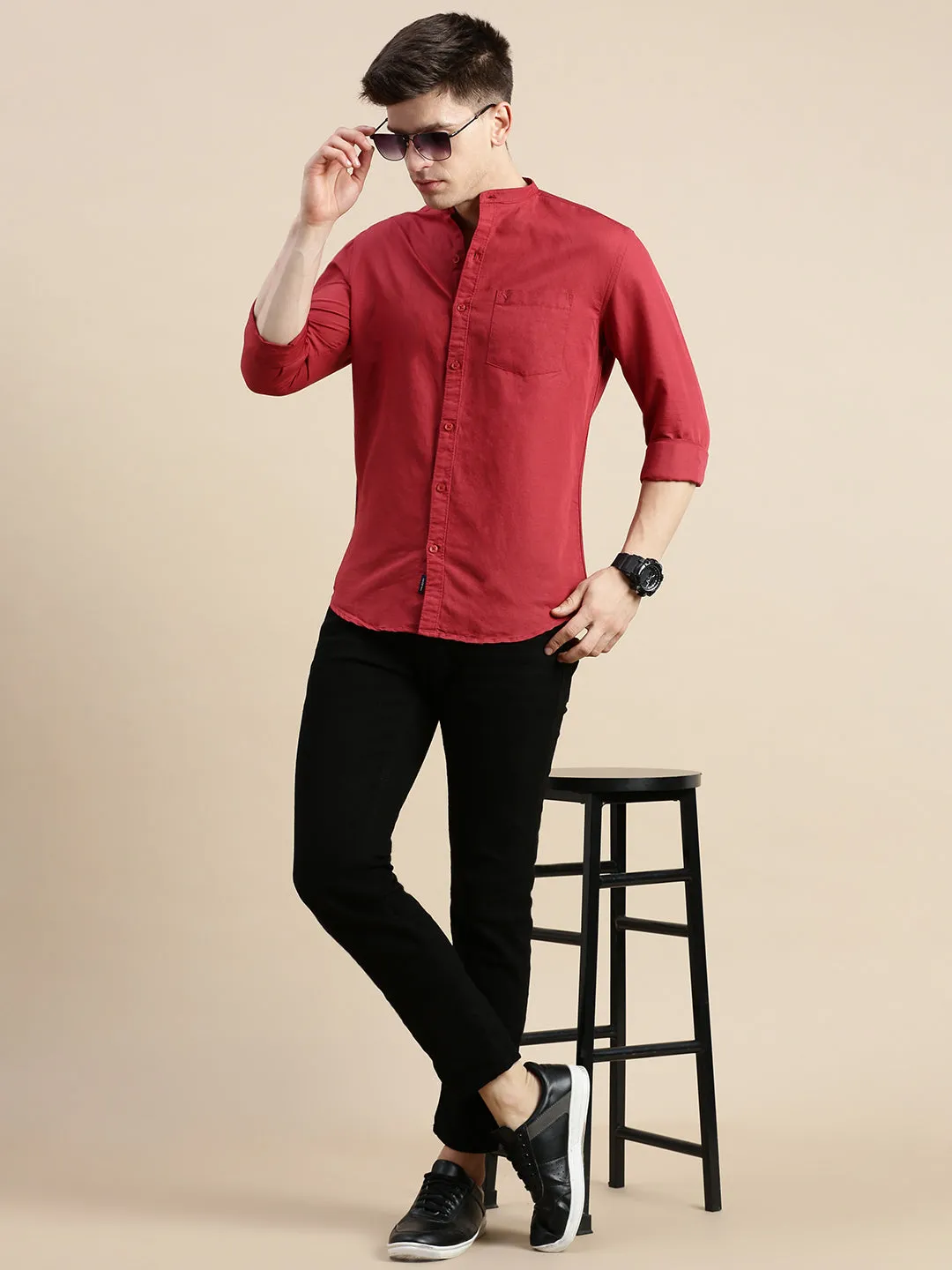 Men Mandarin Collar Solid Maroon Shirt