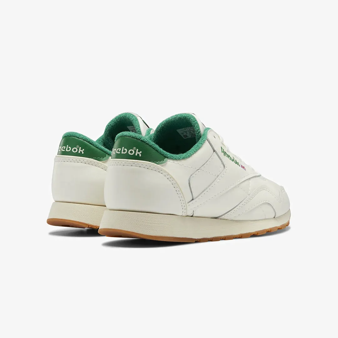 Reebok | CLASSIC LEATHER PLUS  { GLEN GREEN/ALABASTER