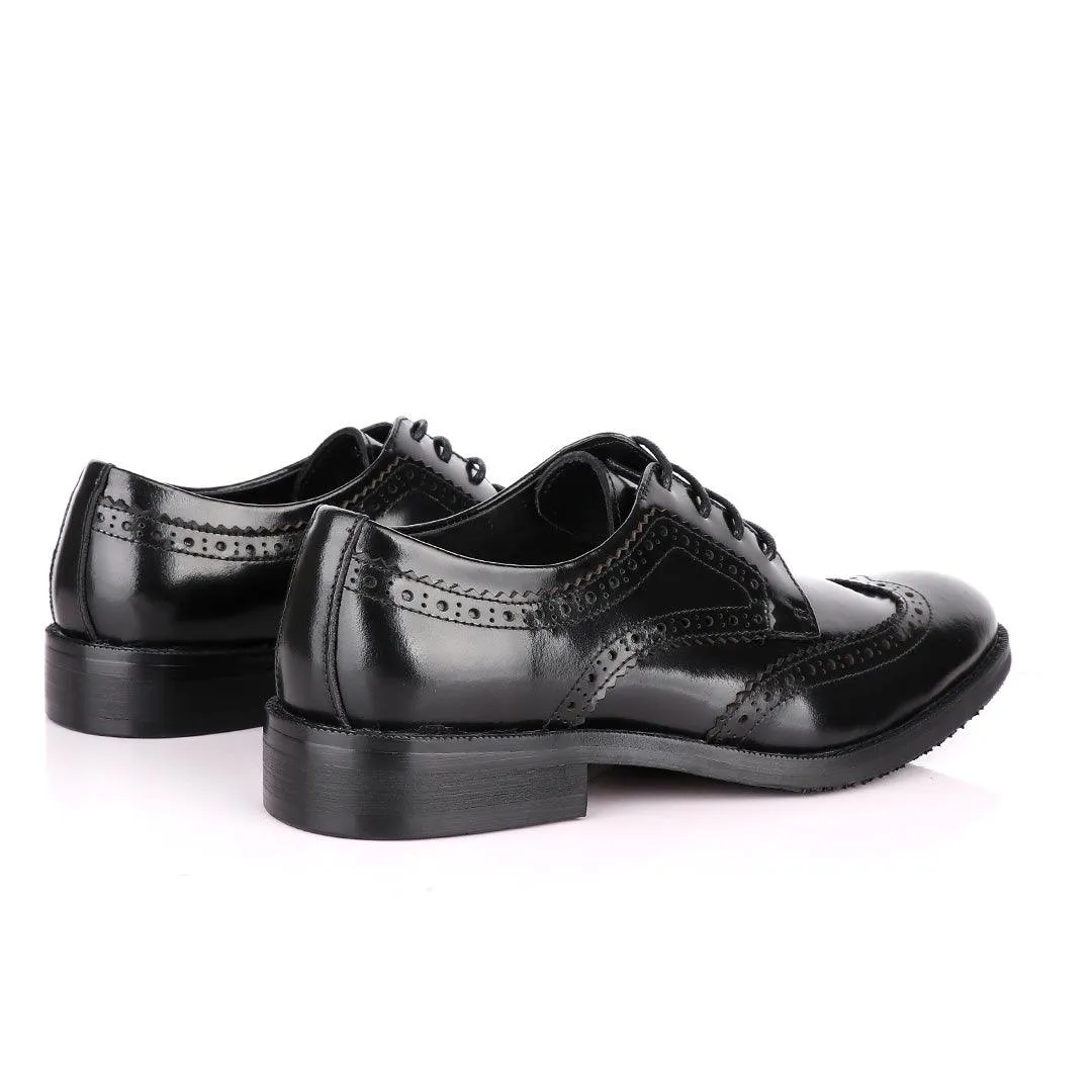 Salvatore Ferragamo Glossy Black Leather Exquisite Brogues