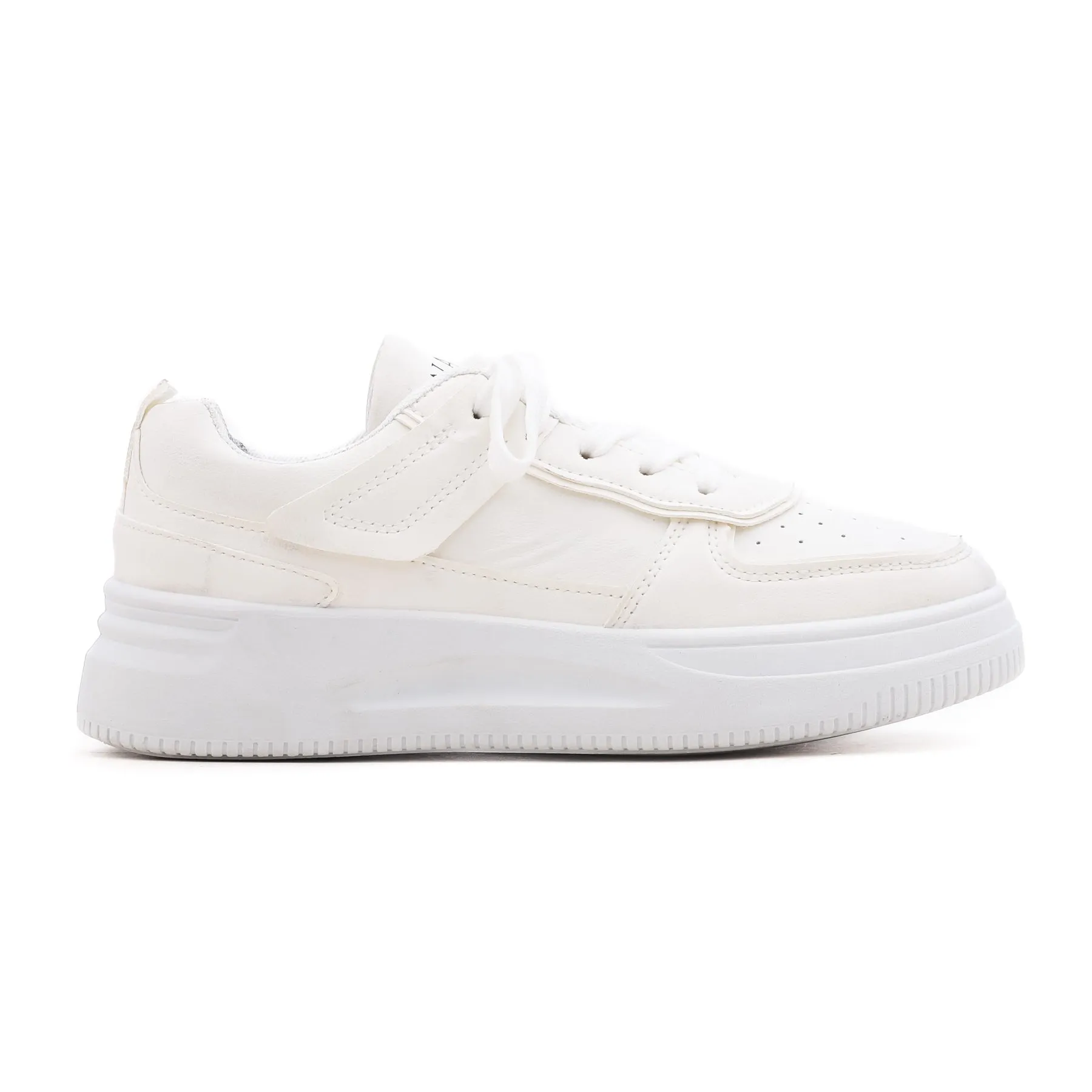 White Casual Sneaker AT7185